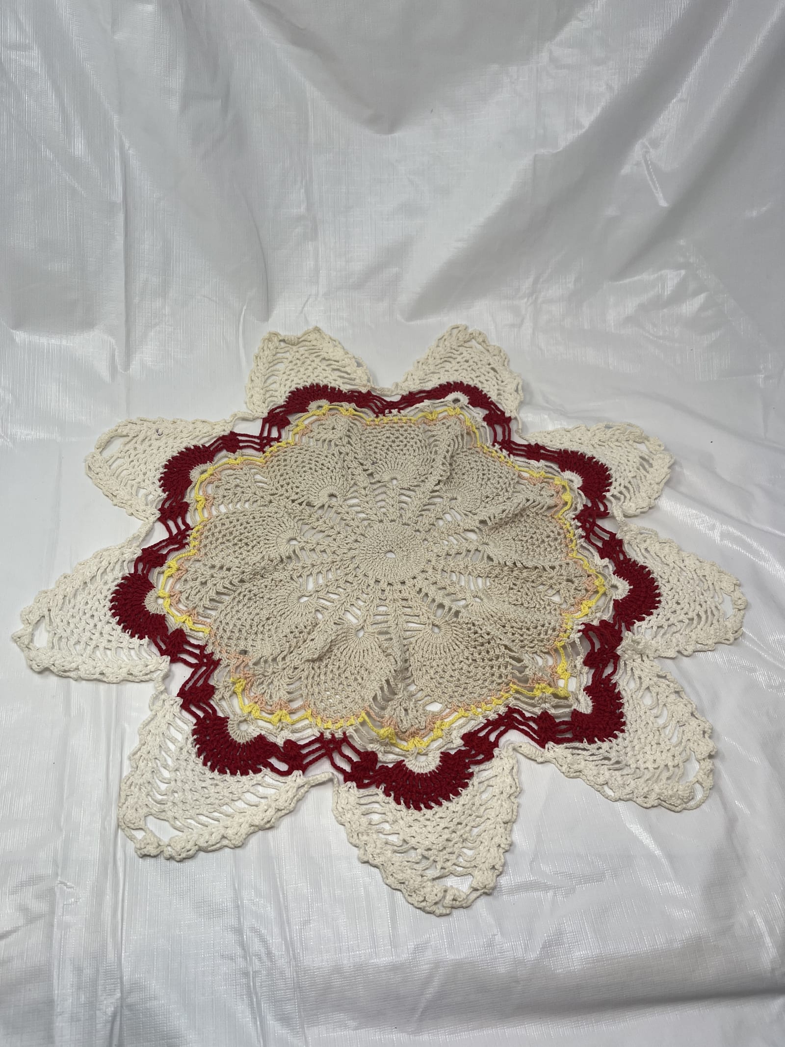 Gently Used Store – Vintage Hand Crocheted Round Starburst Doily Tan Red Yellow 19" – Linens & Bedding – Used