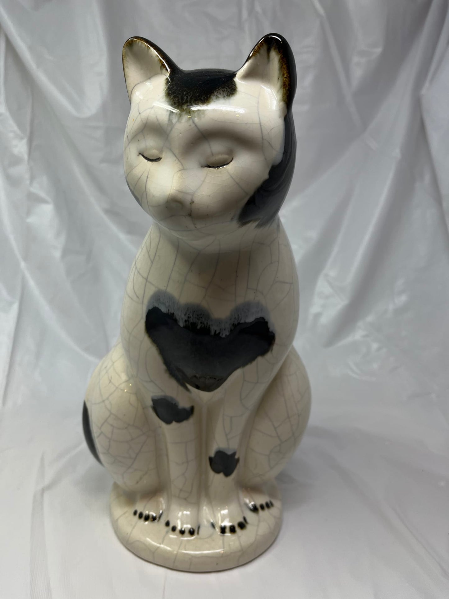 Gently Used Store – Williamsburg Global Views Ceramic Cat Figurine – Gray Crackle – Home Décor – Used – SKU 000000006