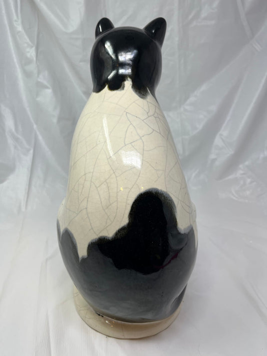 Williamsburg Global Views Ceramic Cat Figurine – Gray Crackle