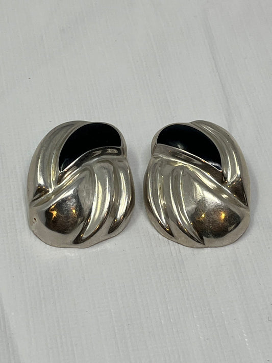 Gently Used Store – Vintage Mexico Sterling Silver Clip-on Earrings 22g – Black Enamel Signed Mexico 925 – Earrings