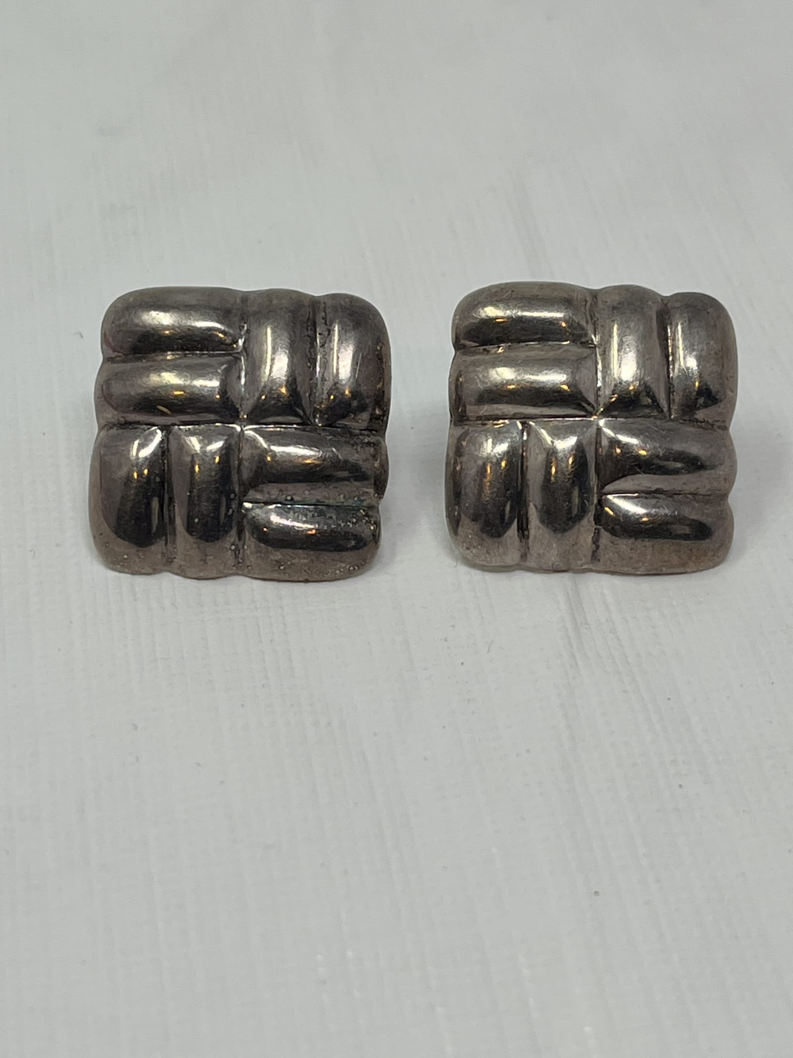 Gently Used Store – Vintage Mexico 925 Puffy Quilted Square Earrings 10g – Sterling Silver – Earrings – Used