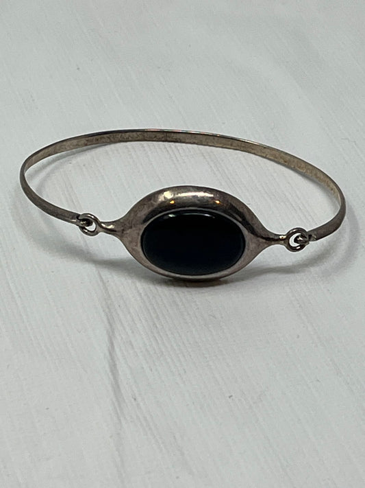 Gently Used Store – Vintage 925 Sterling Silver Black Onyx Bangle Bracelet 6g – Md Marked – Bracelets – Used