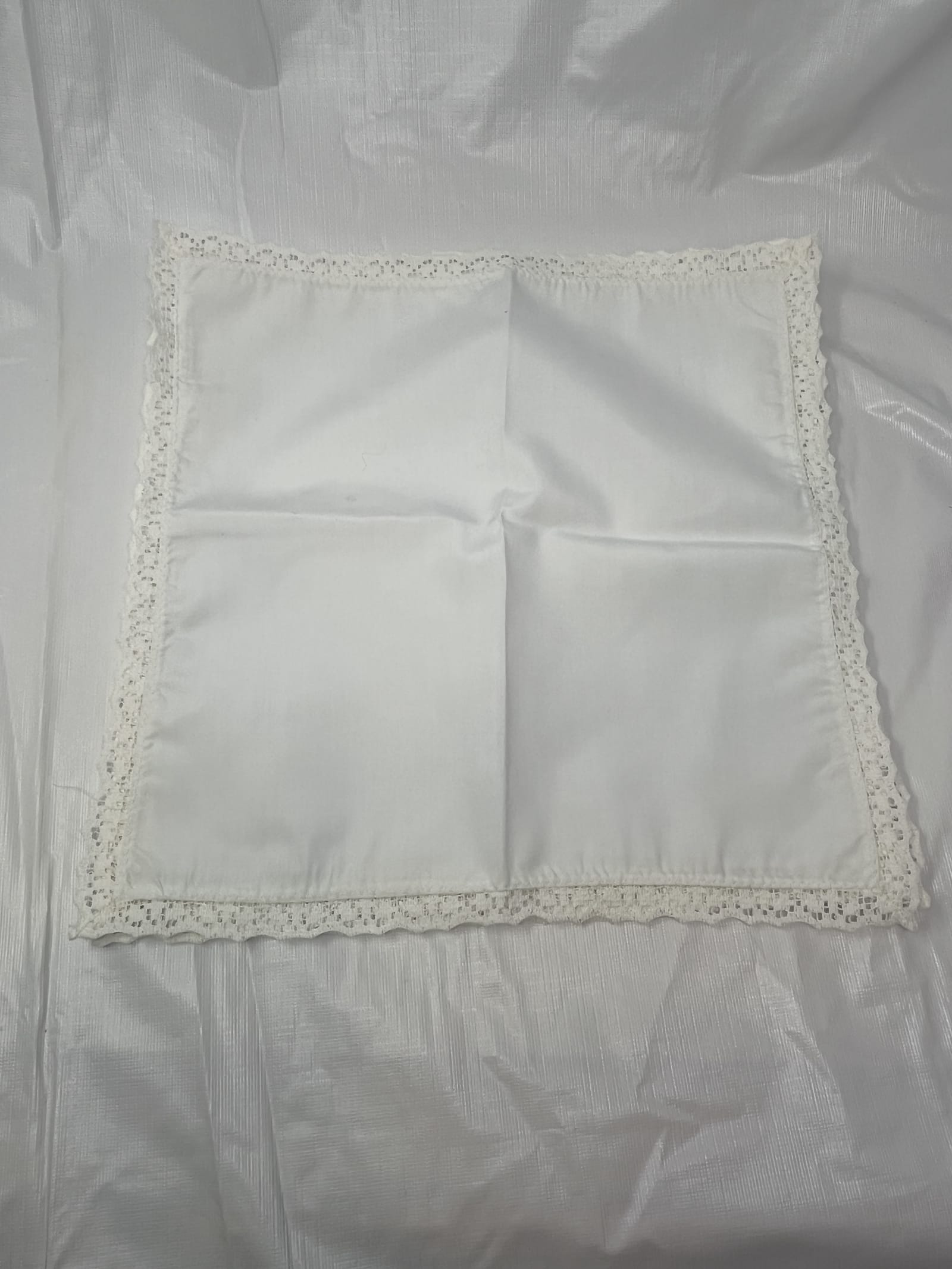 Gently Used Store – Vintage White Napkin – Crochet Lace Trim, 13" X 11" – Linens & Bedding – Used – SKU 000000023