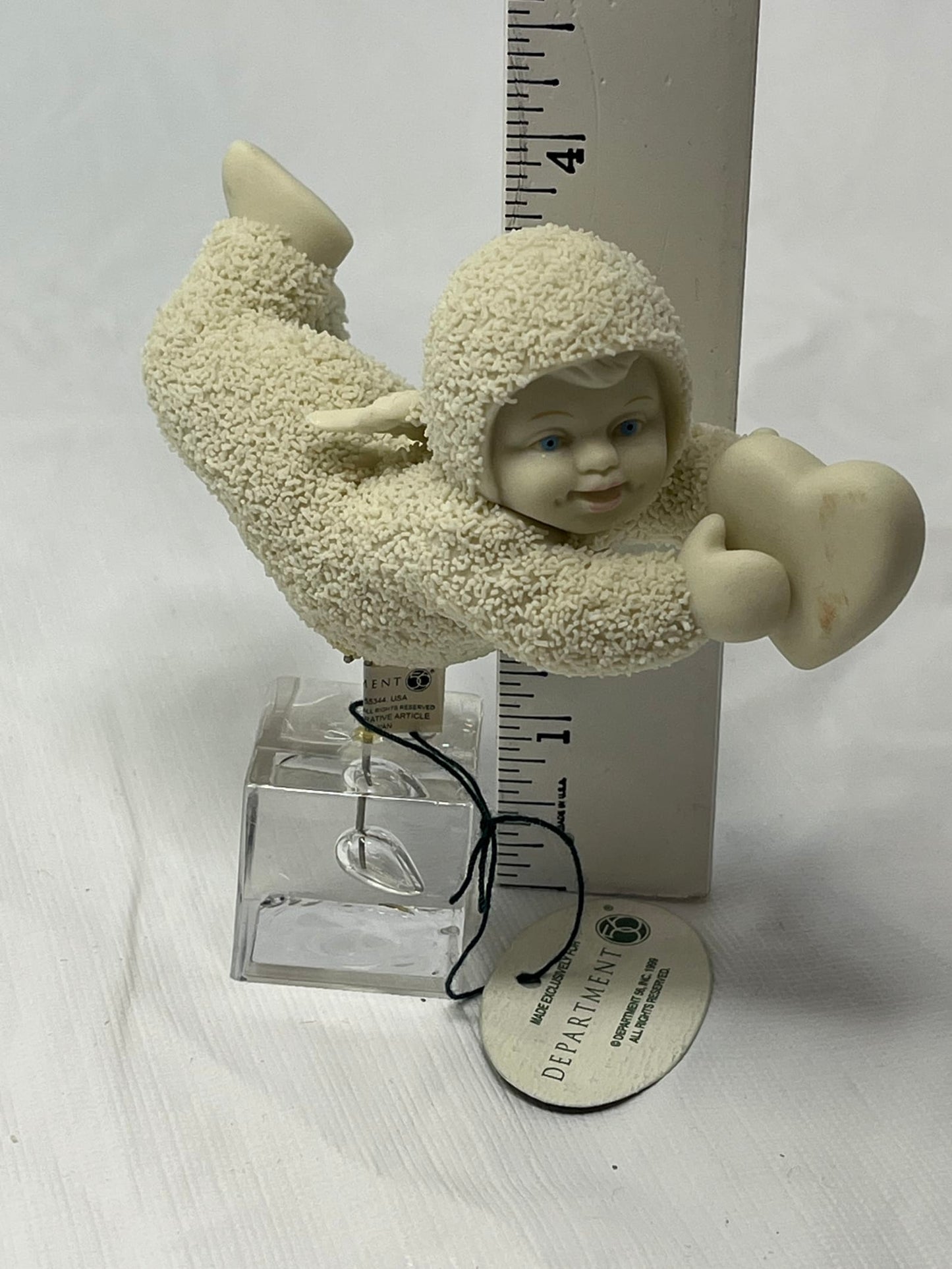 Snowbabies Figurine “Falling for You” – Dept 56, 1999