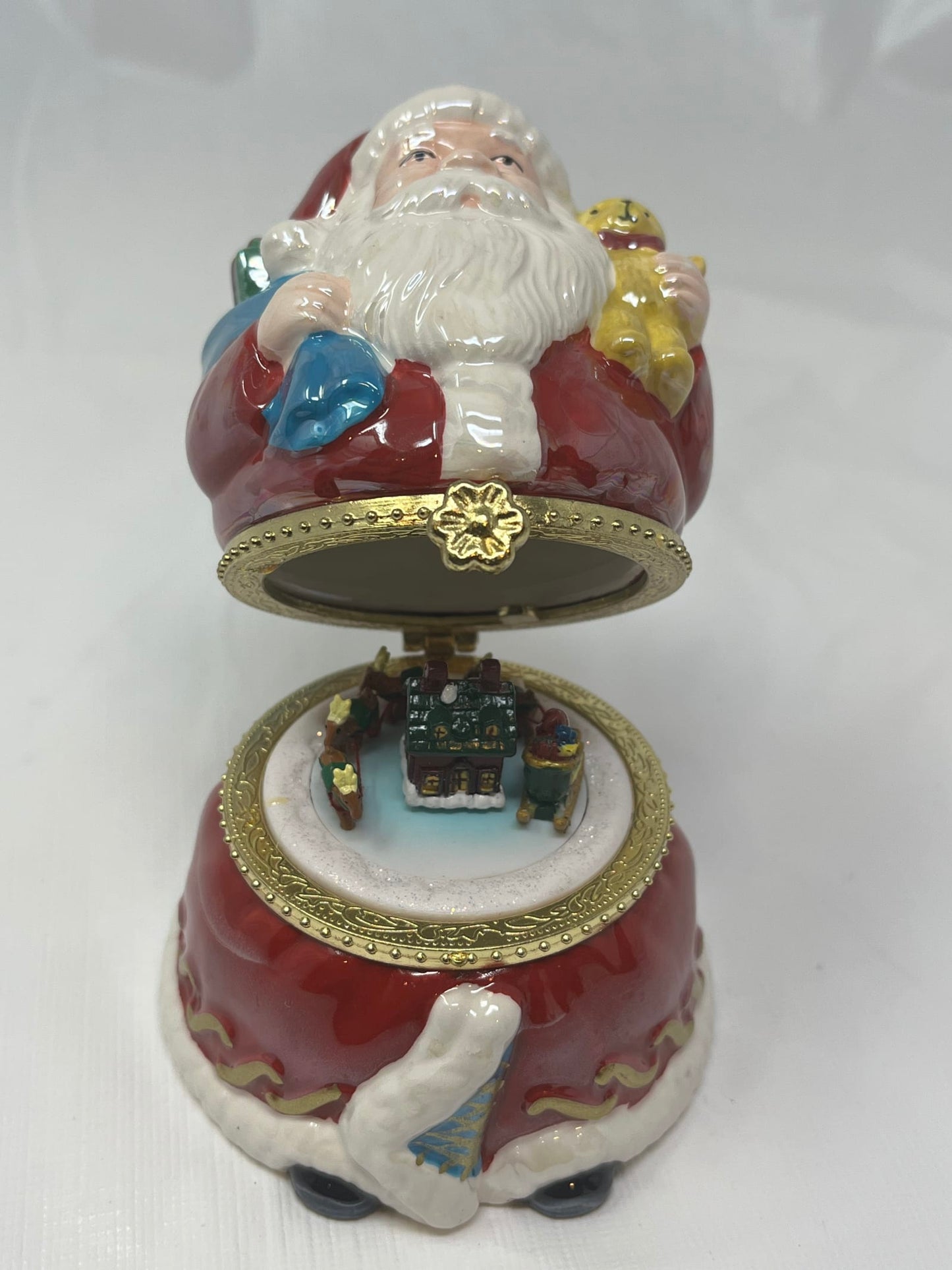 Musical Ceramic Santa Claus Trinket Box – Hinged Holiday Scene, 5"