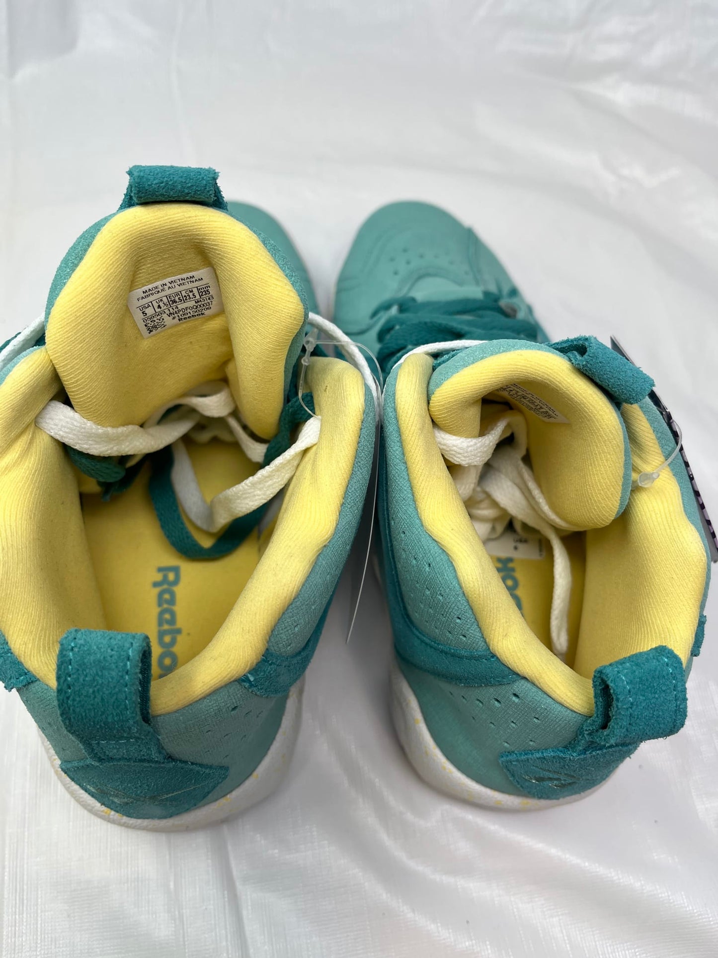 Reebok Kamikaze II Mid Girls Sneakers – Size 5, Jadite/Teal/White/Yellow
