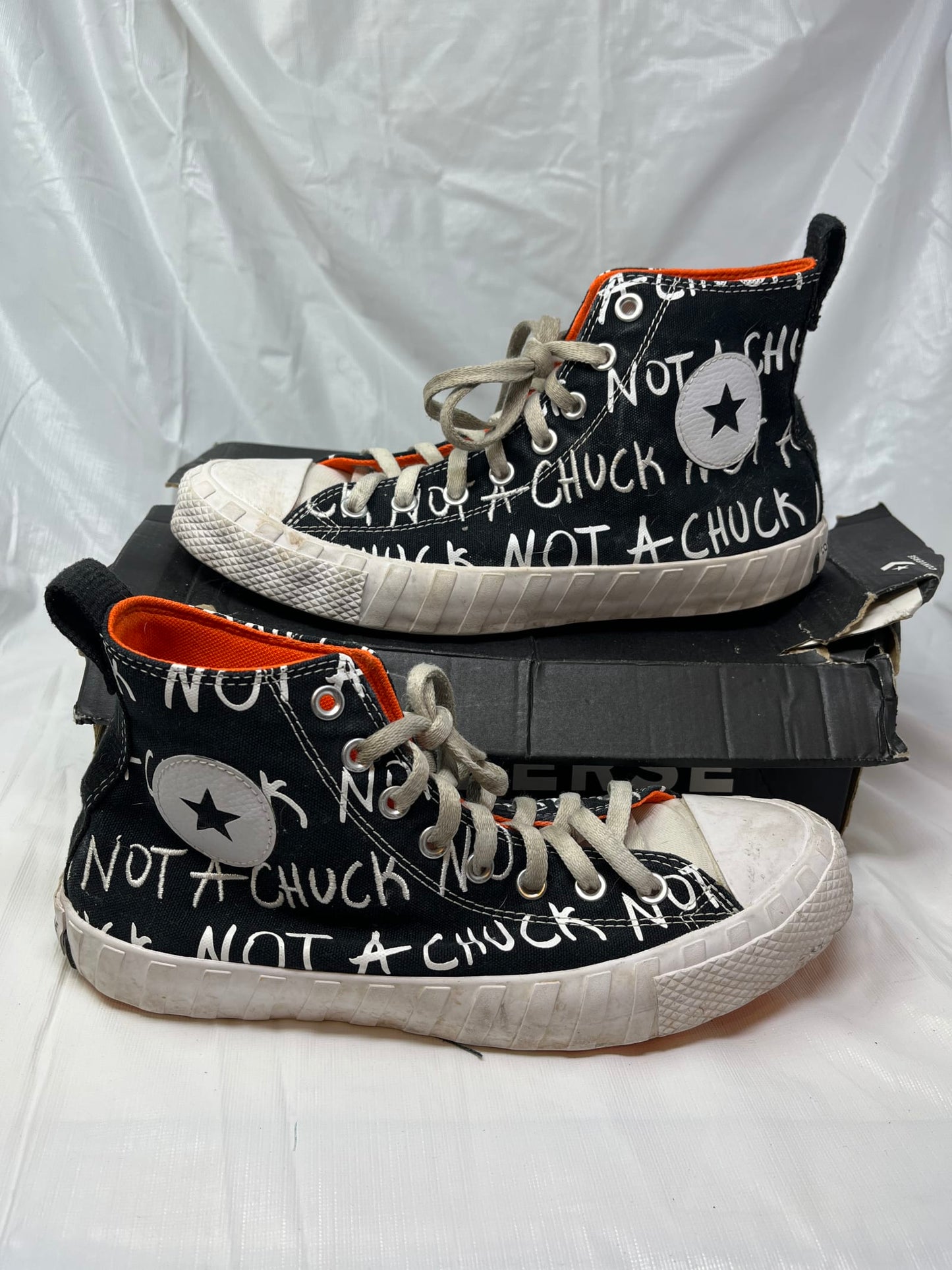 Alfredo Perez – Converse Unt1tl3d Hi Men’s Sneakers – Size 9, Black/white/bold Mandarin – Sneakers – used