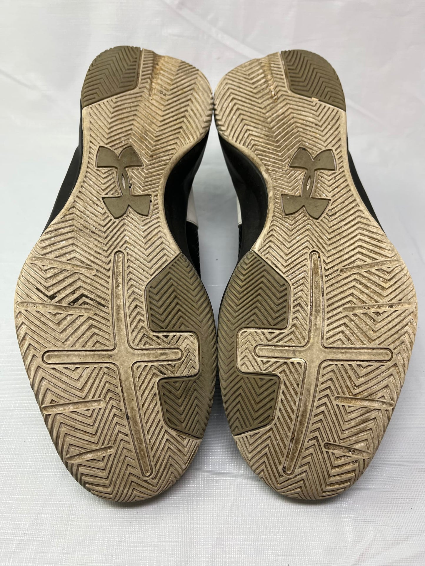 Under Armour Rocket Black White Basketball Shoes Mens Size 13