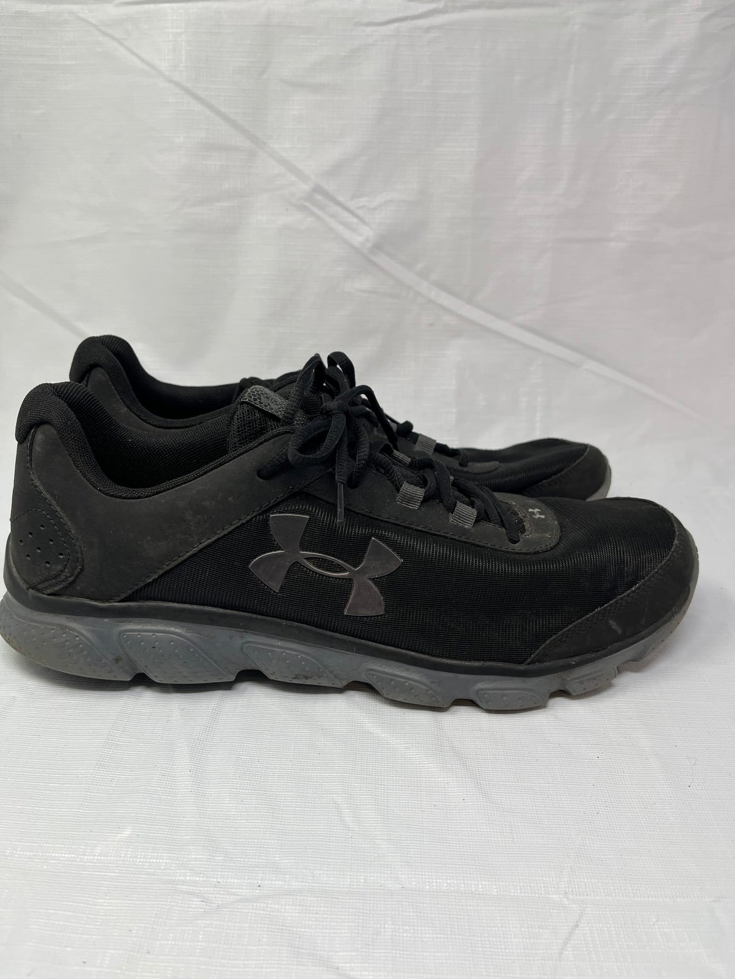 Under Armour Sneakers Mens Size 13 Black Gray