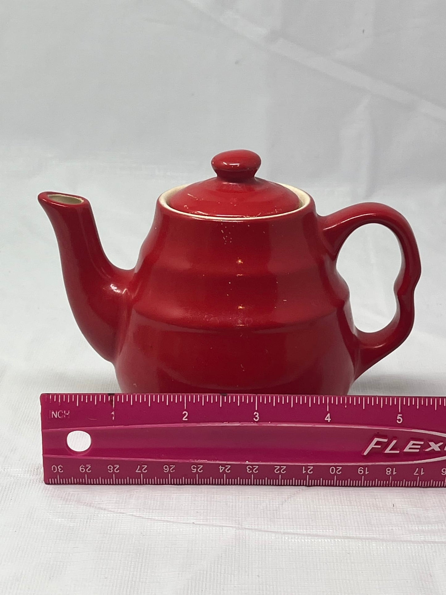 Universal Cambridge Red Mini Teapot w/ Lid – Single-Serve Vintage