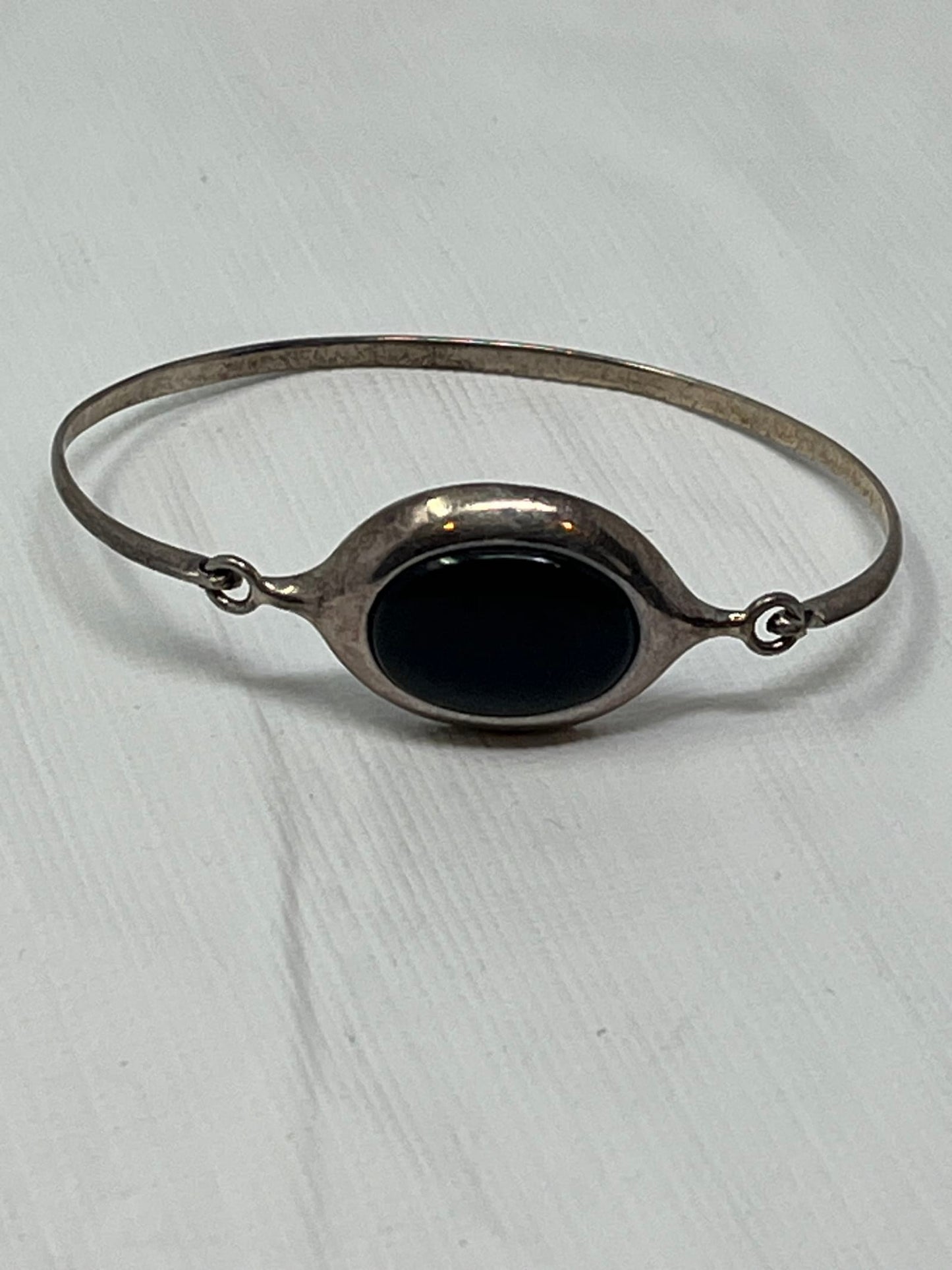 Gently Used Store – Vintage 925 Sterling Silver Black Onyx Bangle Bracelet 6g – Md Marked – Bracelets – Used