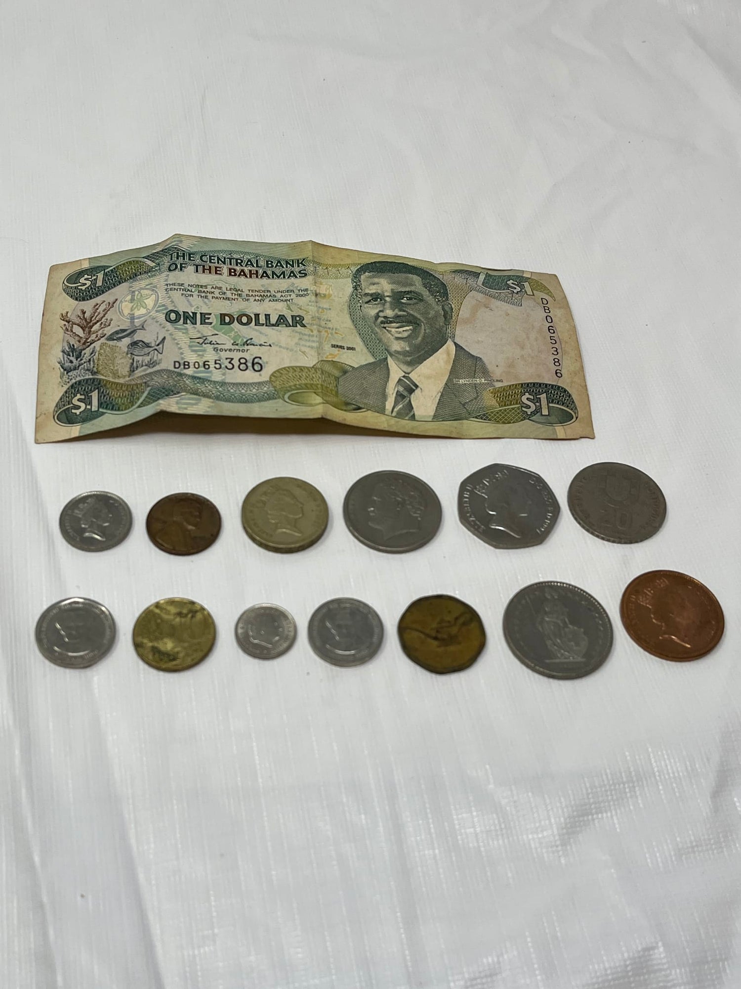 Gently Used Store – World Coins & Banknote Lot – Bahamas Dollar, Mixed Countries – Coins & Currency – Used