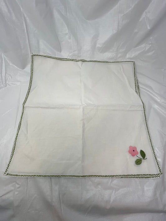 Gently Used Store – Set of 5 Vintage Linen Napkins Pink Appliqué Green Embroidery 14" – Linens & Bedding – Used