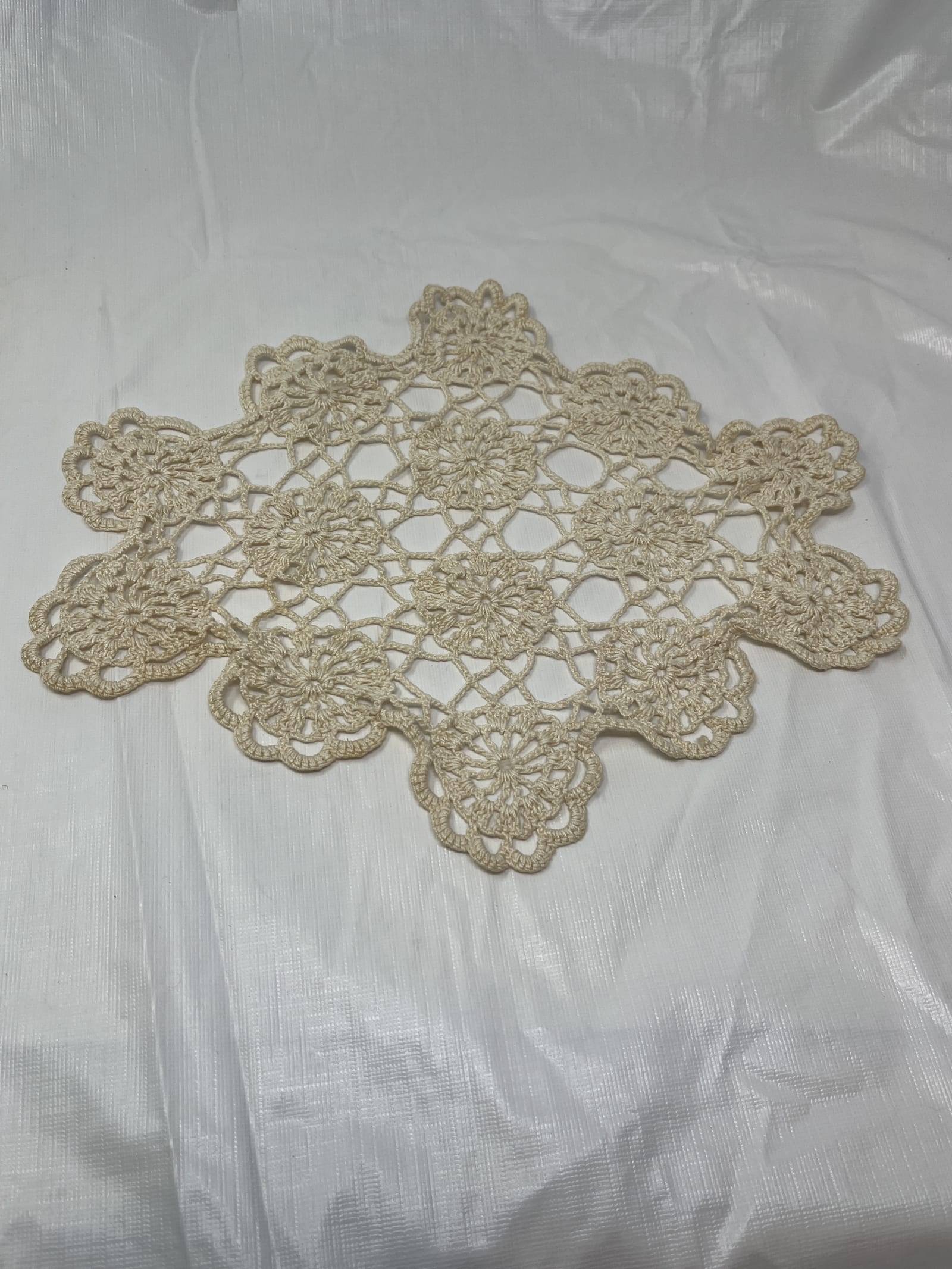 Gently Used Store – Vintage Crocheted Doily – Cream Starflower, 12" – Linens & Bedding – Used – SKU 000000021