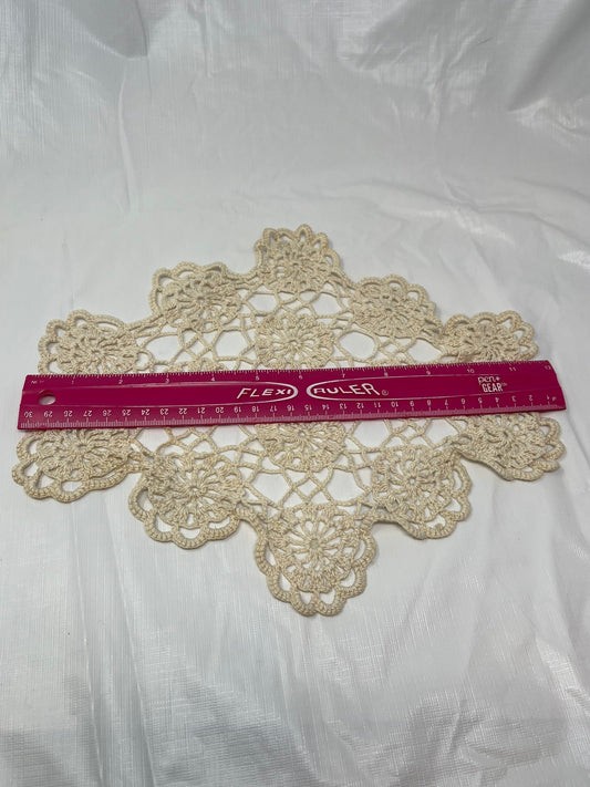 Vintage Crocheted Doily – Cream Starflower, 12"