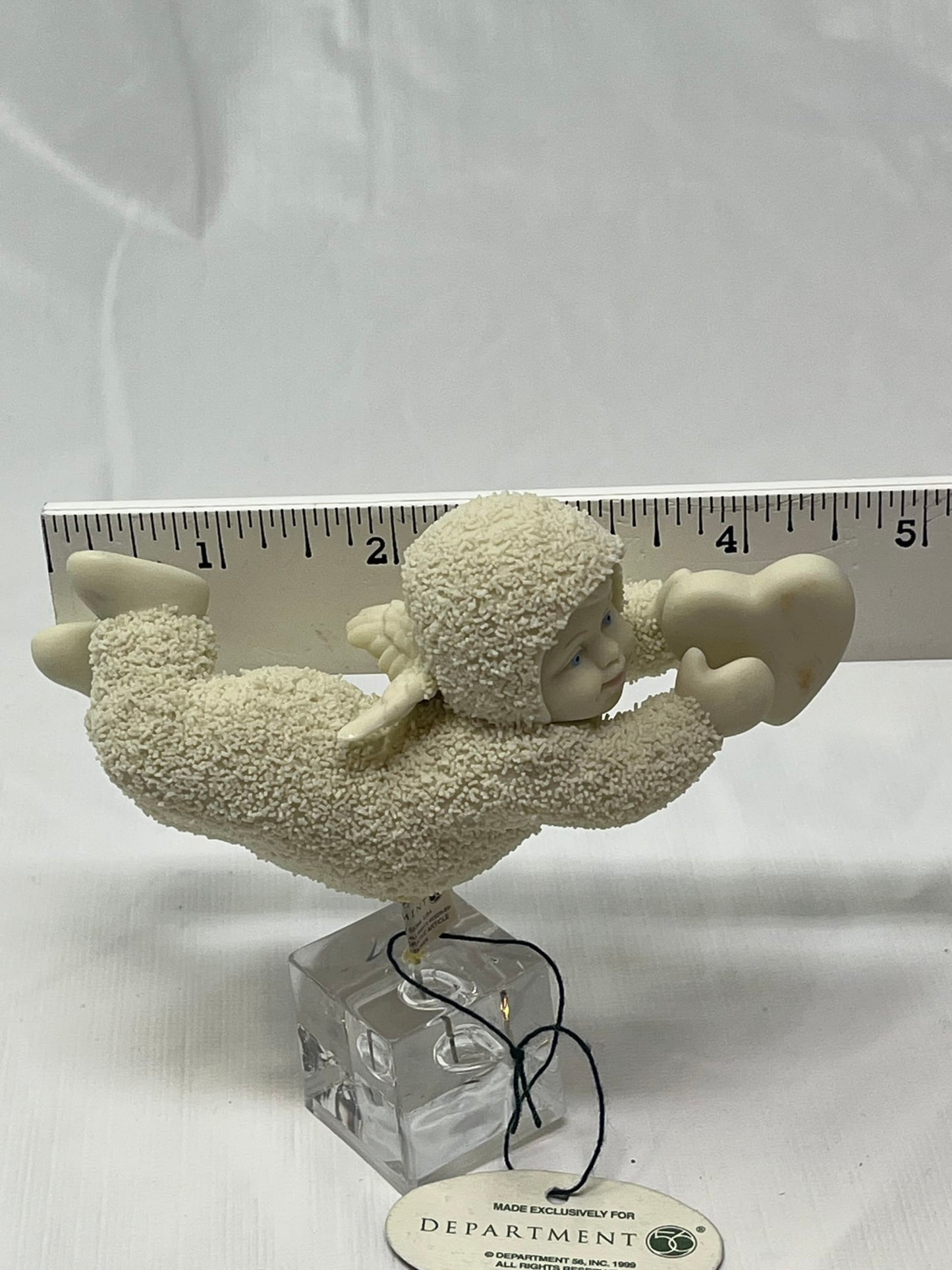 Snowbabies Figurine “Falling for You” – Dept 56, 1999