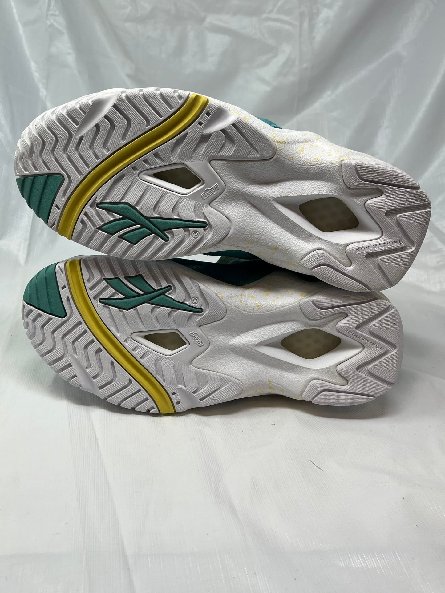 Reebok Kamikaze II Mid Girls Sneakers – Size 5, Jadite/Teal/White/Yellow