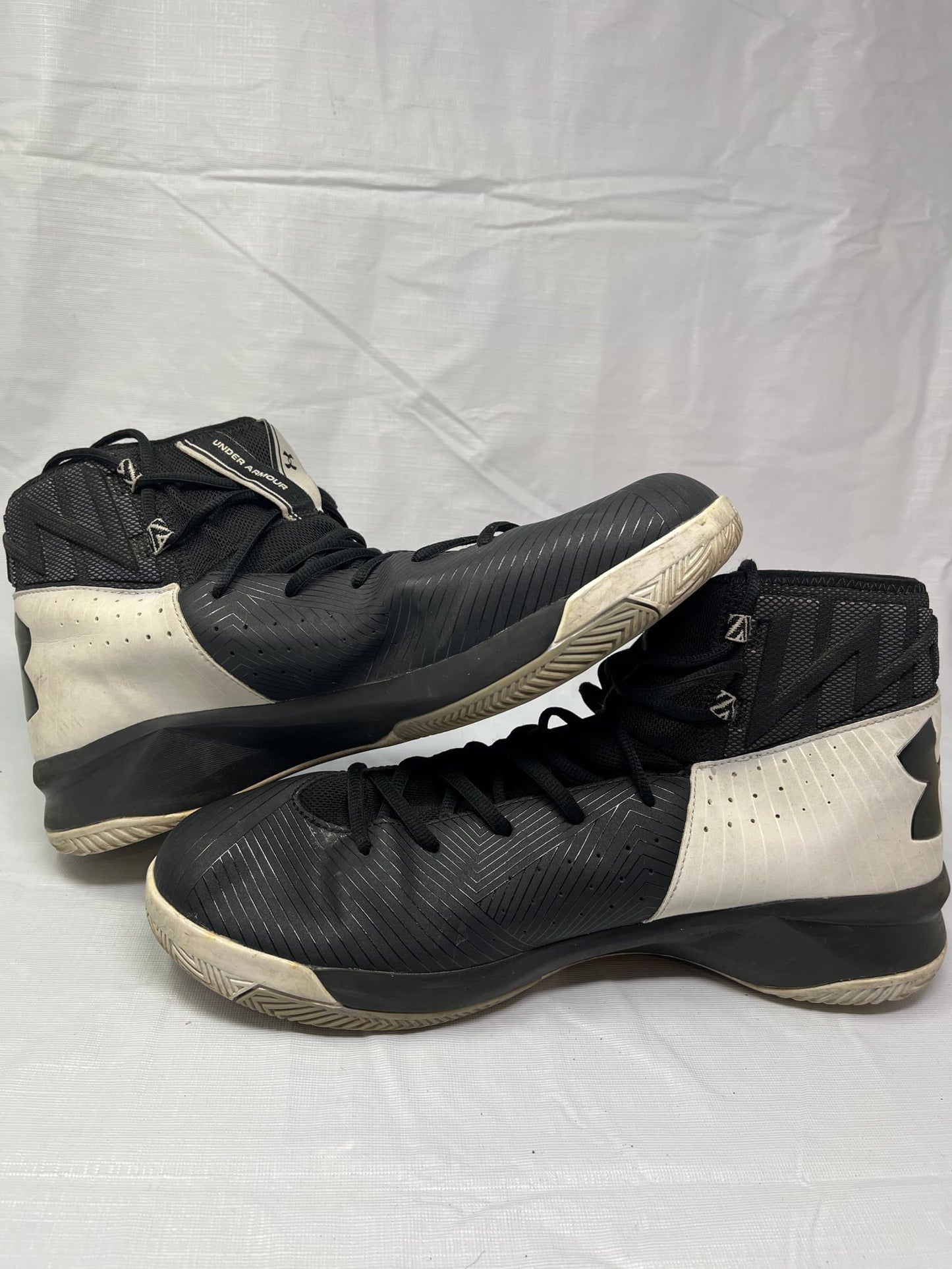 Under Armour Rocket Black White Basketball Shoes Mens Size 13
