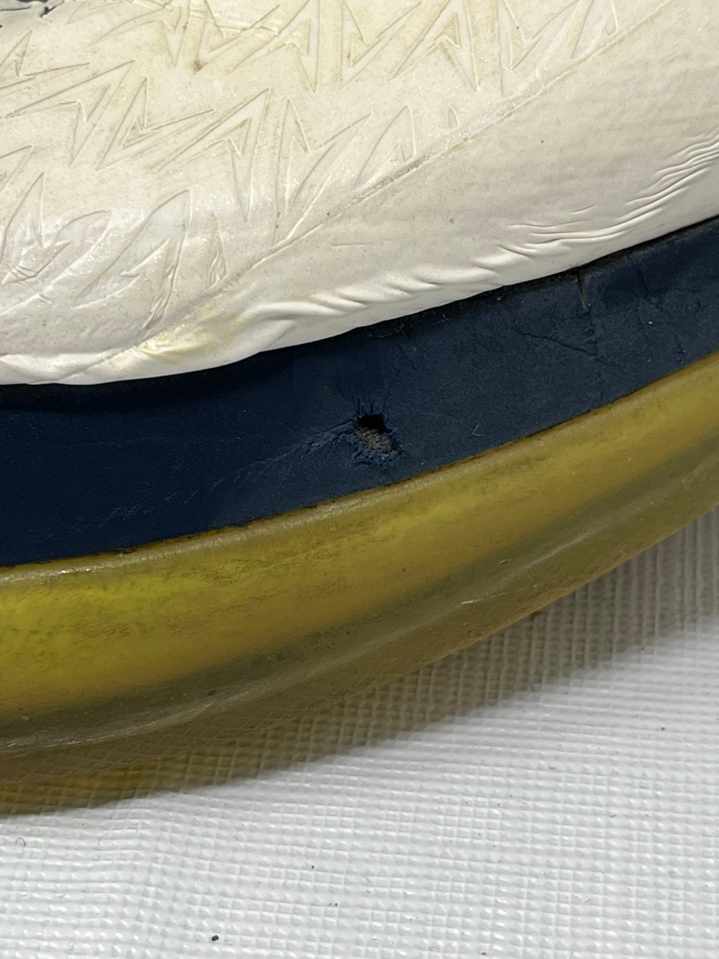 Under Armour Blue White Sports Shoes Sneakers Size 13