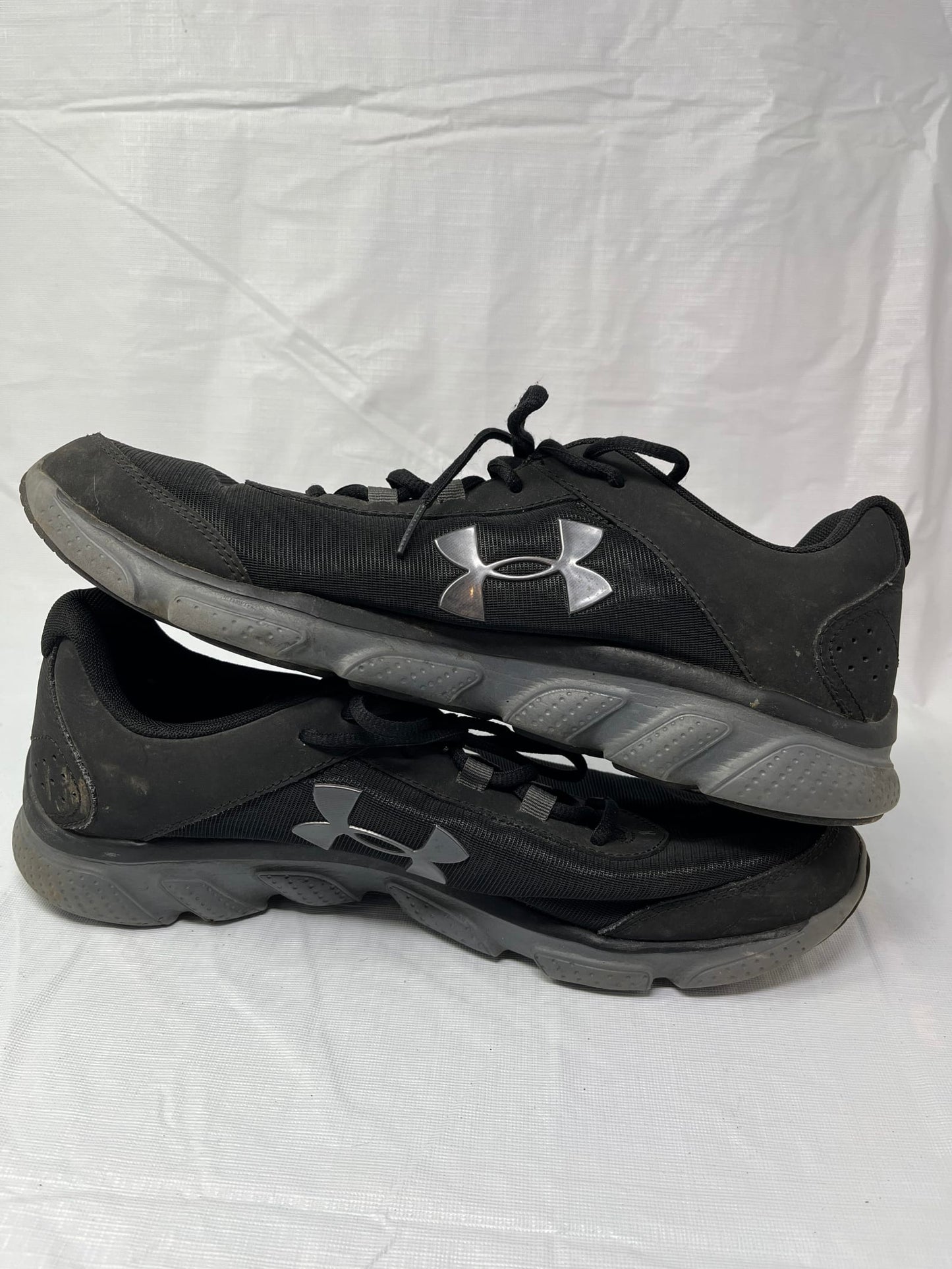 Under Armour Sneakers Mens Size 13 Black Gray