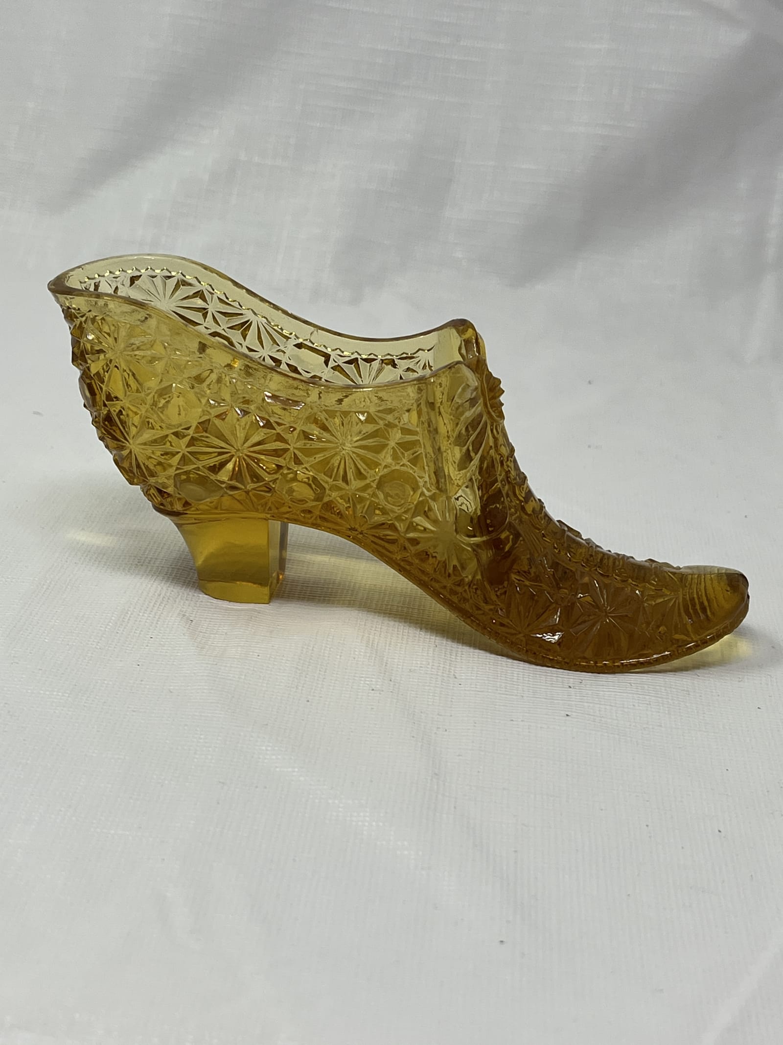 Gently Used Thrift Store – Vintage Amber Glass Shoe Figurine 5 Inch – Home Décor – Used – SKU 000000203