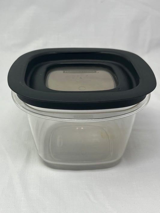 Gently Used Thrift Store – Rubbermaid Premier Storage Square Container 2 Cup Clear W/ Black Lid Fg7h75
