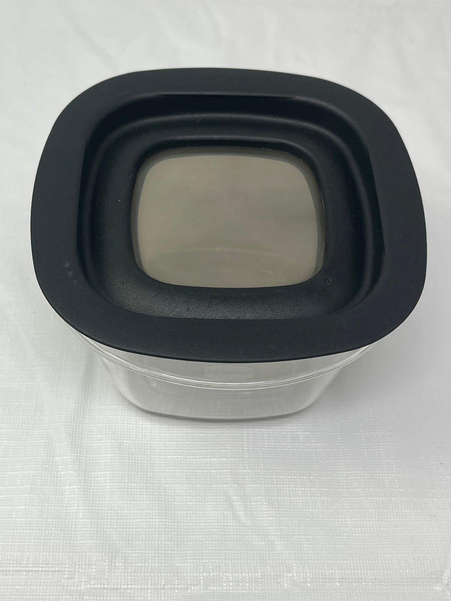 Rubbermaid Premier Storage Square Container 2 Cup Clear w/ Black Lid FG7H75