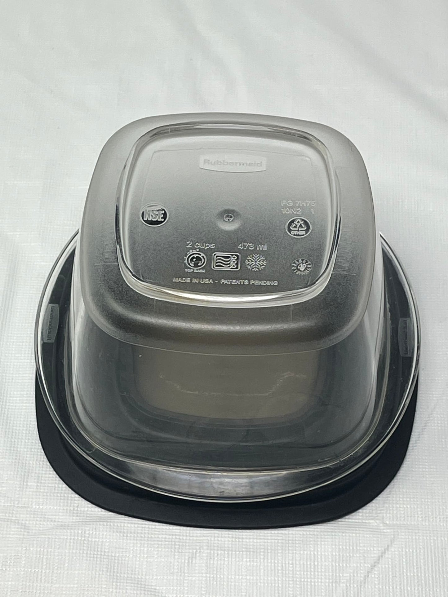 Rubbermaid Premier Storage Square Container 2 Cup Clear w/ Black Lid FG7H75