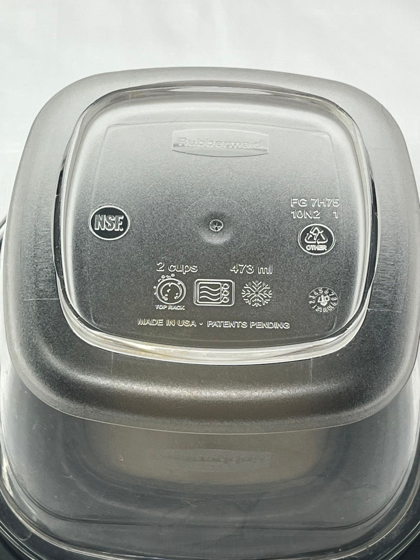 Rubbermaid Premier Storage Square Container 2 Cup Clear w/ Black Lid FG7H75