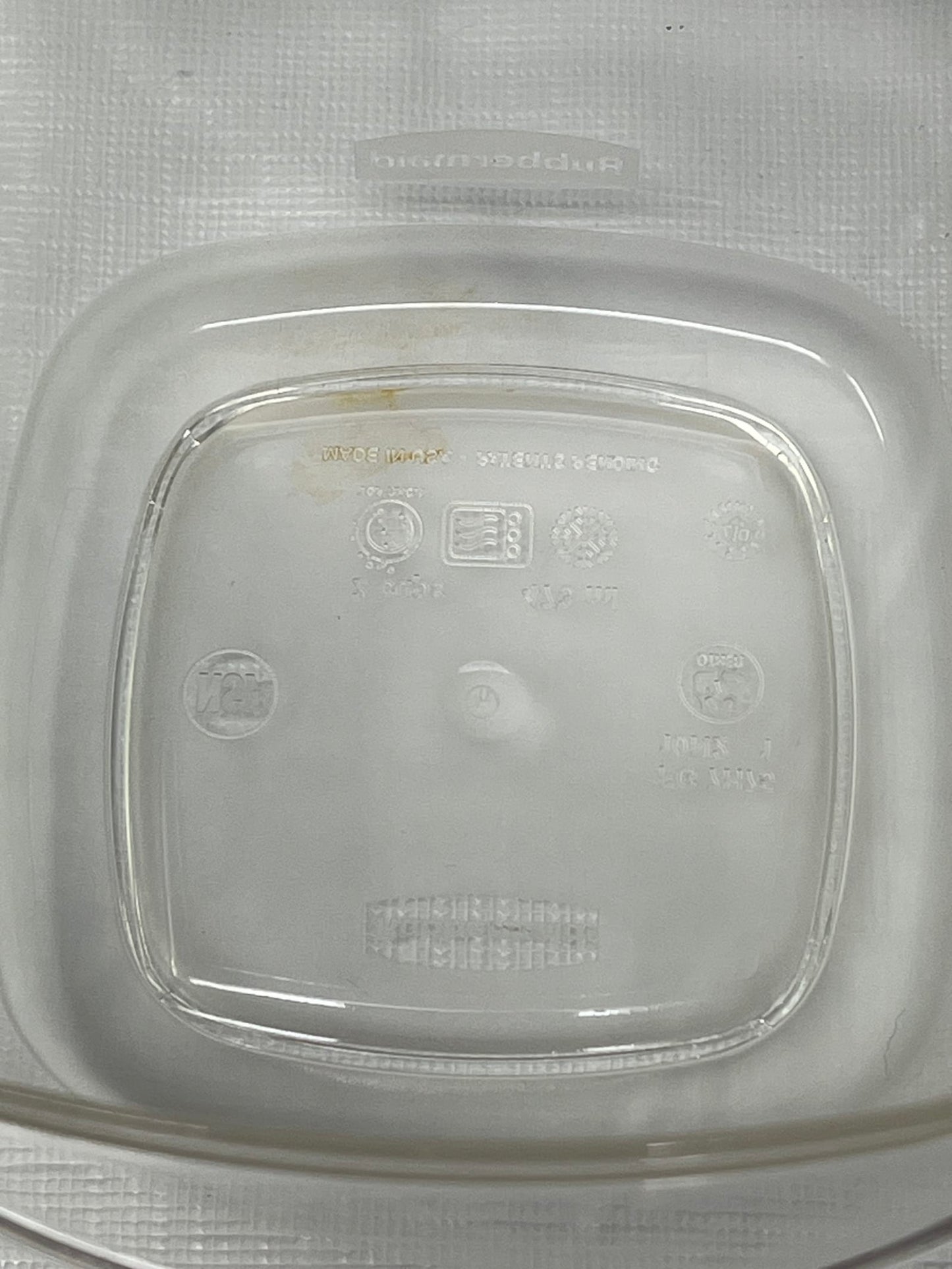 Rubbermaid Premier Storage Square Container 2 Cup Clear w/ Black Lid FG7H75