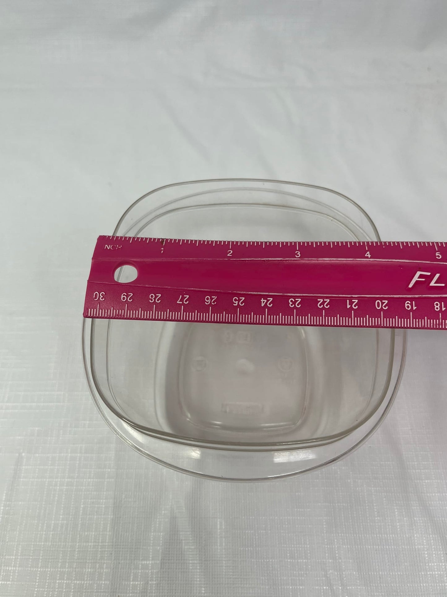 Rubbermaid Premier Storage Square Container 2 Cup Clear w/ Black Lid FG7H75