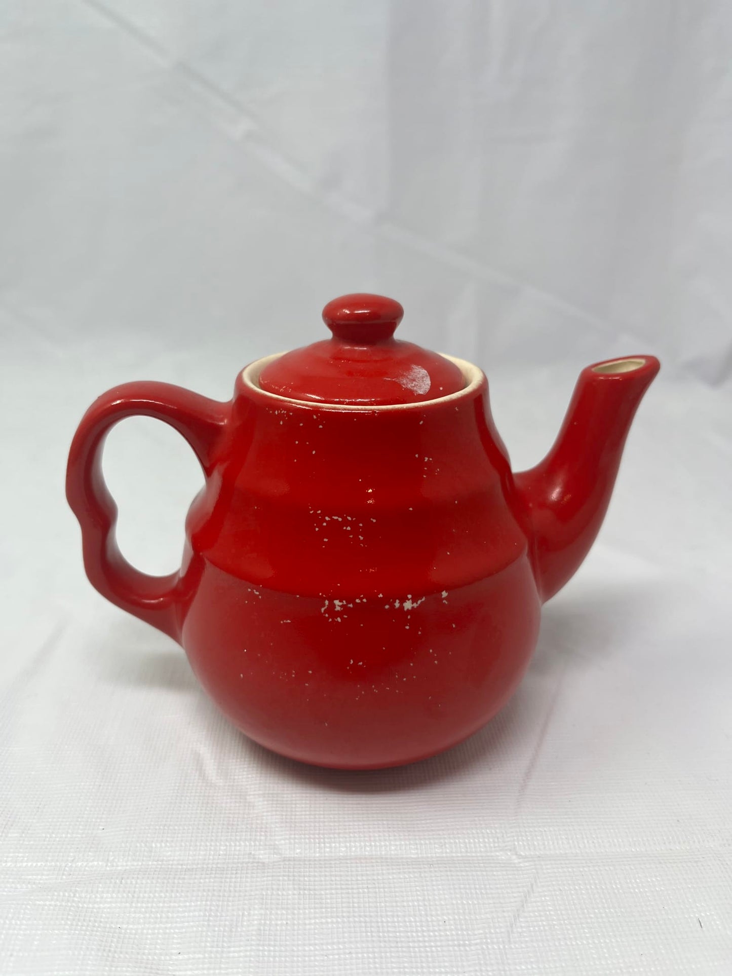 Universal Cambridge Red Mini Teapot w/ Lid – Single-Serve Vintage