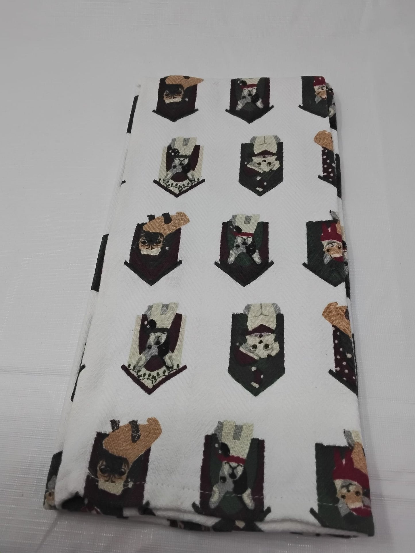 Envogue Holiday Kitchen Towel Dogs in Doghouses Christmas Hats & Scarves Good