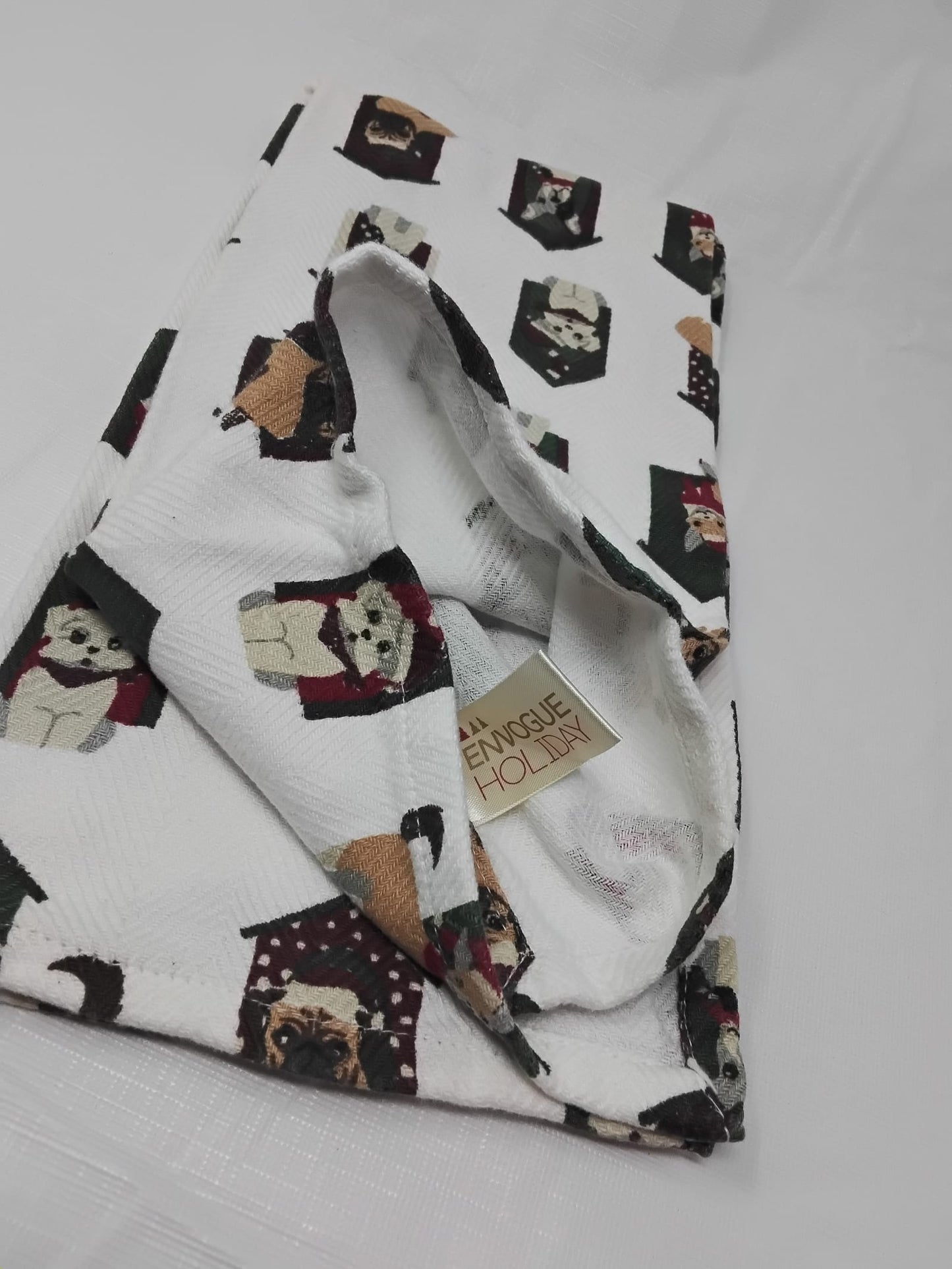 Envogue Holiday Kitchen Towel Dogs in Doghouses Christmas Hats & Scarves Good