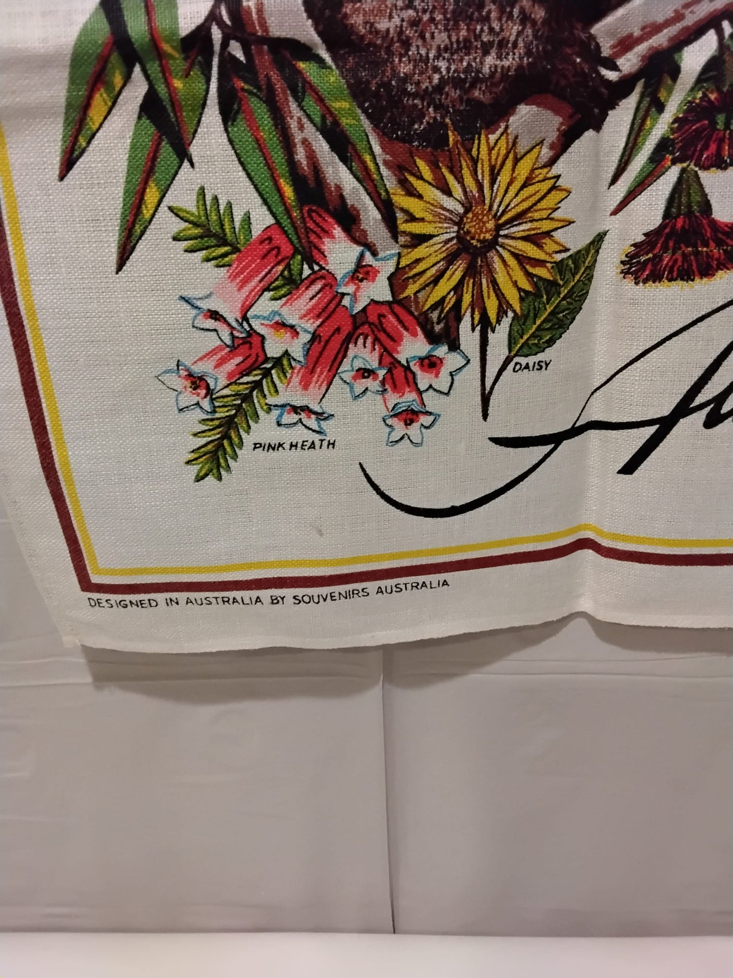 Souvenirs Australia Vintage Linen Tea Towel Koalas Rosella Floral Design 31x18.5