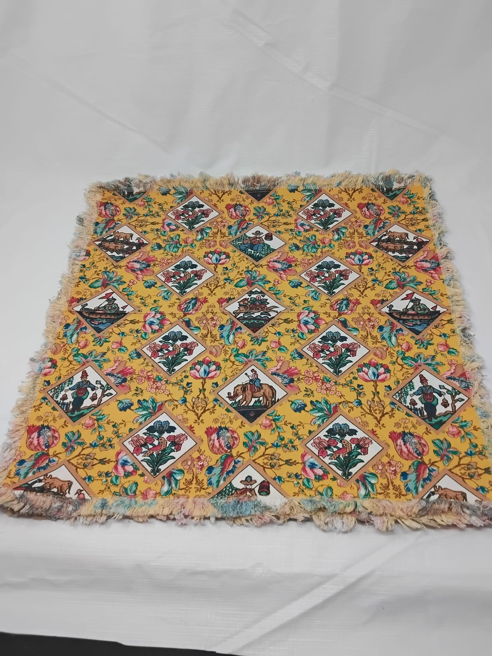 Gently Used Thrift Store – Set of 4 Boho Floral Tapestry Fringe Placemats Mustard Multi 17” Square – Kitchen & Dining