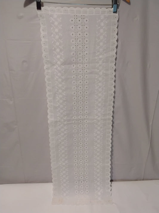 Gently Used Thrift Store – White Embroidered Lace Table Runner Floral Eyelet Scalloped 40x13 – Kitchen & Dining – Used