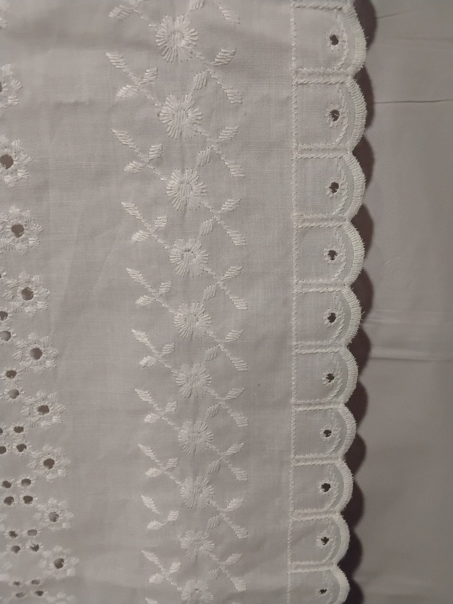 White Embroidered Lace Table Runner Floral Eyelet Scalloped 40x13