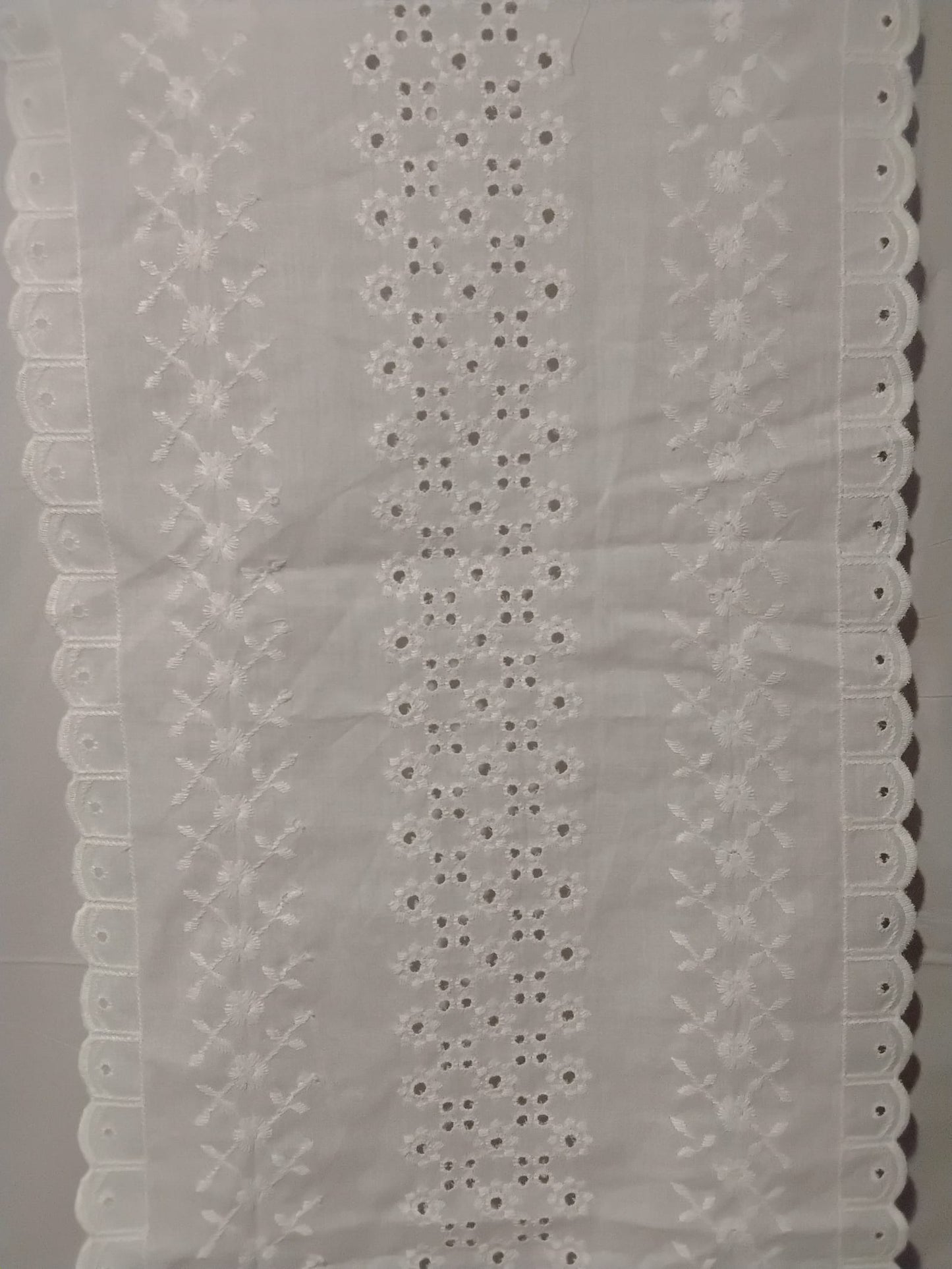 White Embroidered Lace Table Runner Floral Eyelet Scalloped 40x13