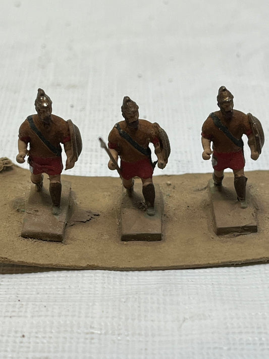 Mixed Lot Vintage Wargame Miniatures 3cm Metal Plastic Weapons Included